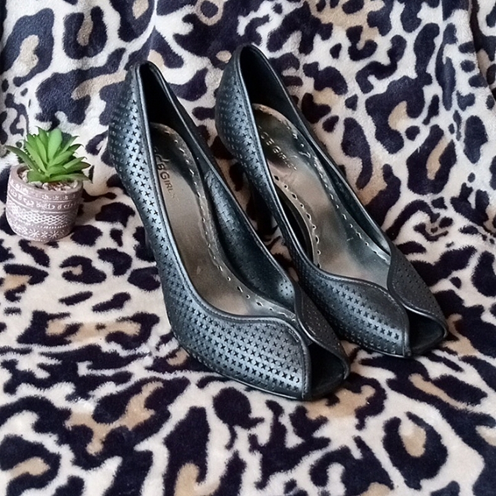 BCBG Peep toe heels
